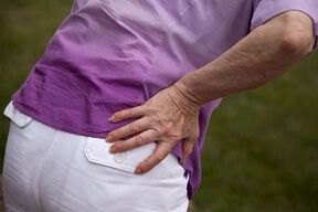 Douleur dans l'articulation de la hanche avec arthrose